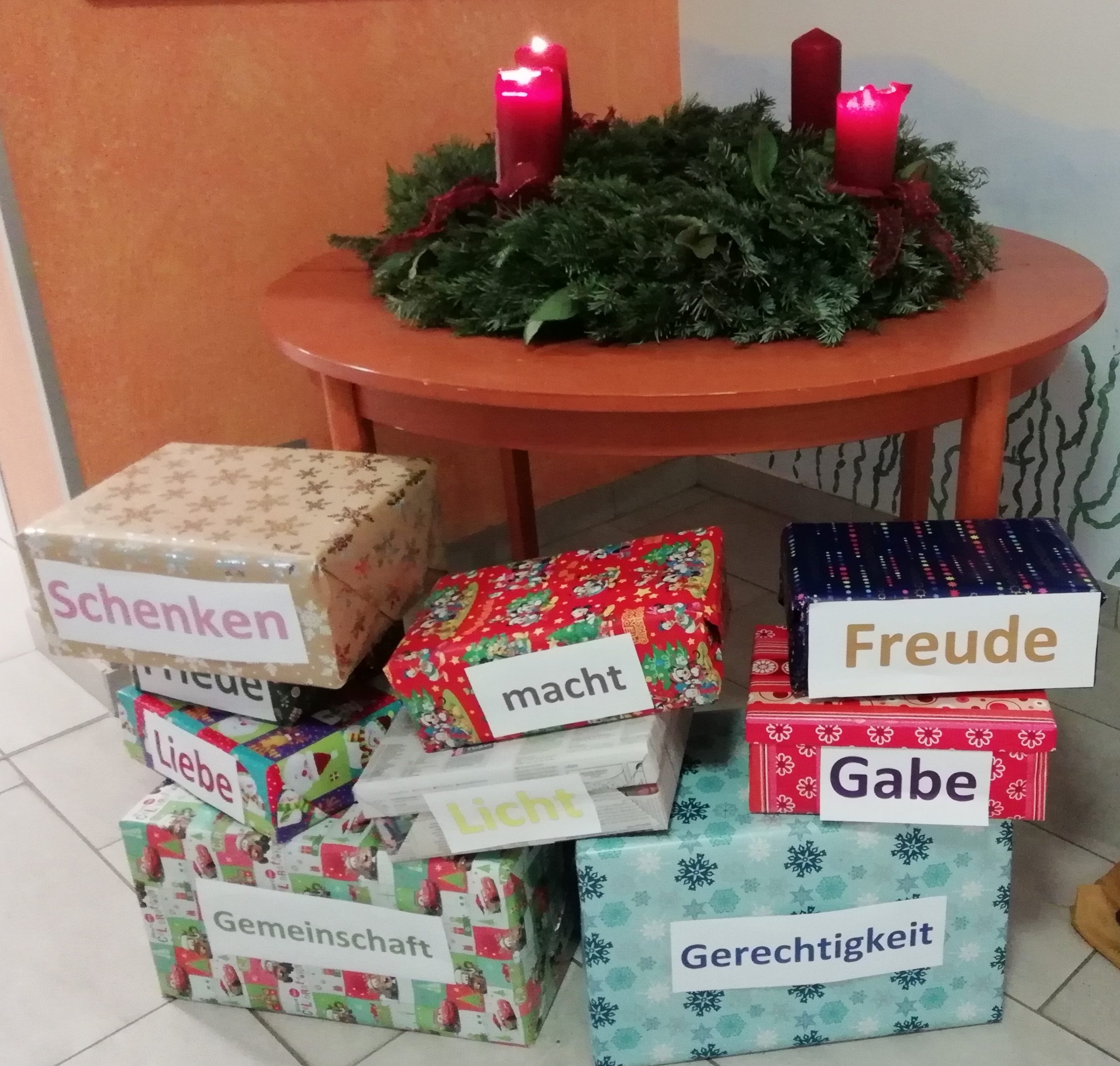 Christkind in der Schuhschachtel